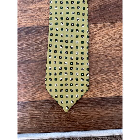Brooks Brothers gold tie with blue geometric floral like pattern - Picture 12 of 16